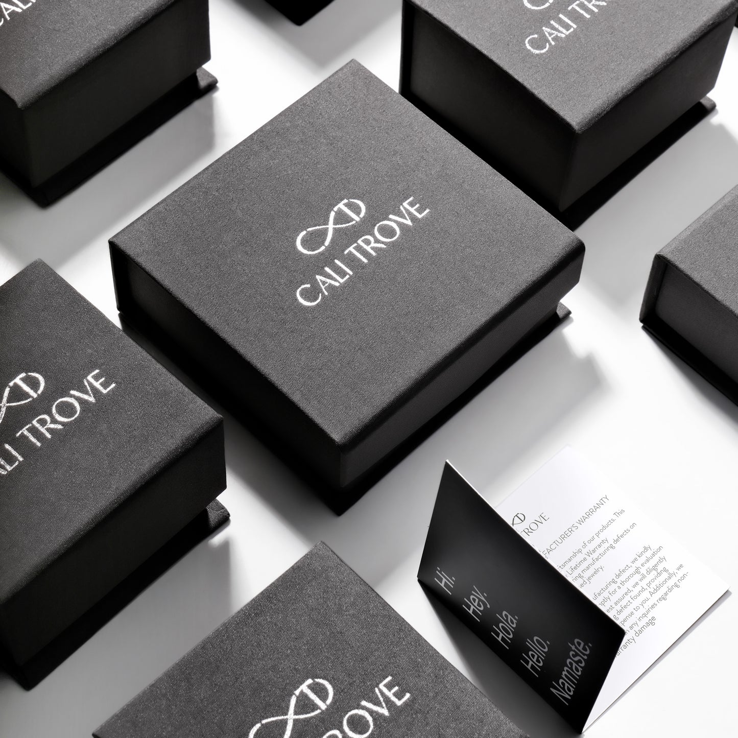 10K Gold Chic Contour Wedding Band