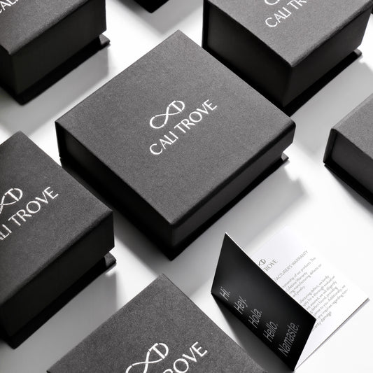 Luxurious 10KT Gold Tri-Link Fashion Diamond Bracelet