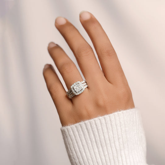 10K Gold Halo Luxurious Engagement Ring