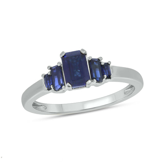 Stunning 3-stone Blue Sapphire Ring in 14KT Gold