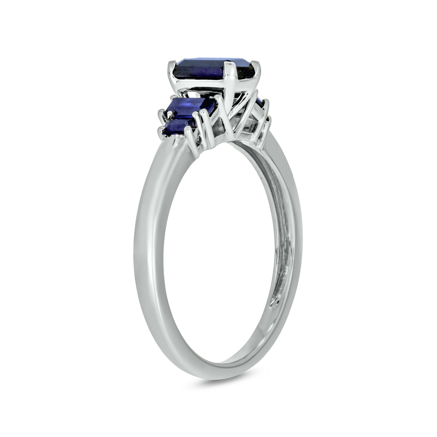 Stunning 3-stone Blue Sapphire Ring in 14KT Gold